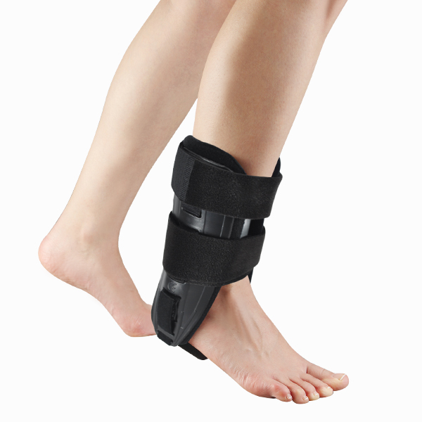 ANKLE BRACE WITH PAD